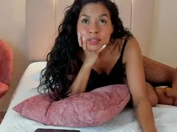 Kissmesara  live sex cam