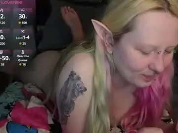 Loricritter2  live sex cam