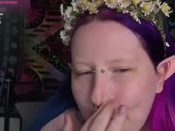 Loricritter2  live sex cam