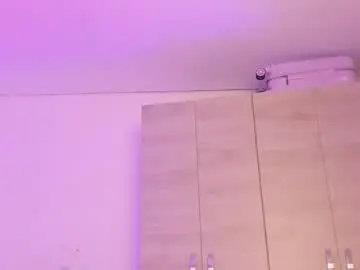 Nia_16  live sex cam