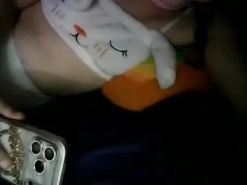 Crybby4444  live sex cam