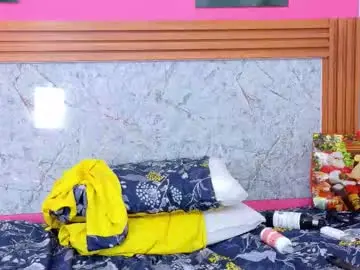 Curvyhomebebe  live sex cam