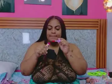 Curvyhomebebe  live sex cam