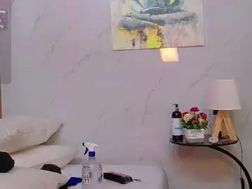 Curvyhomebebe  live sex cam