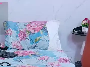 Curvyhomebebe  live sex cam