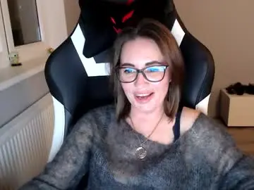 Fraucaramel  live sex cam