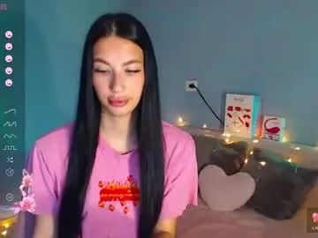 Karolina_hottie_  live sex cam