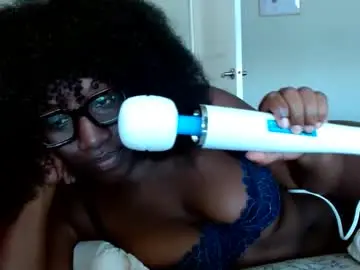 Lunarnoelle  live sex cam
