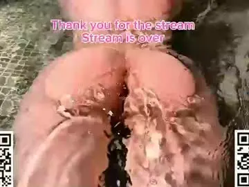 The_penguin_queen  live sex cam