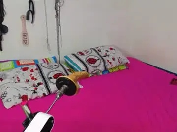 Zaraluxx  live sex cam