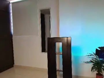 Zhara_11  live sex cam