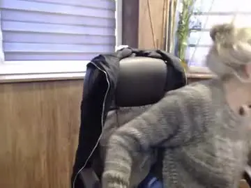 Ellawhisper  live sex cam
