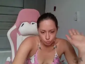 Hot_mommymia  live sex cam