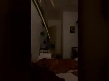 Lyvv21  live sex cam