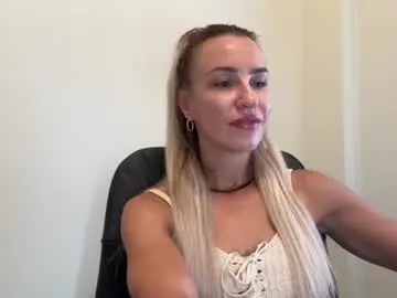 Nyxelia_  live sex cam