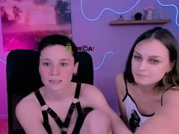 Emi_fade  live sex cam