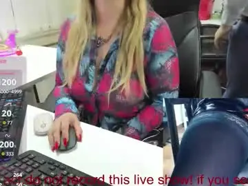 Milf_viktoria  live sex cam