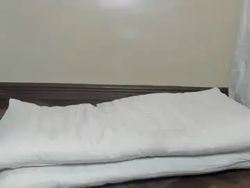 Bigtroublelittlechina  live sex cam