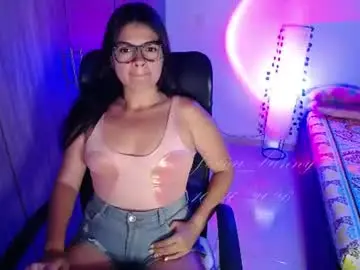 Jesiica_bunny  live sex cam