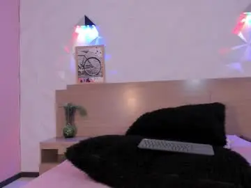 Kitty_velve  live sex cam