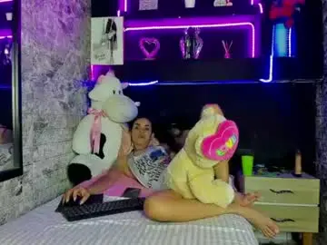 Lucy_unlimited  live sex cam