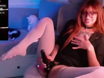 Madcatberry  live sex cam