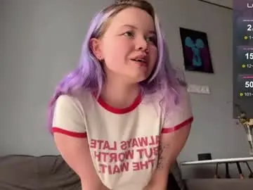Rebeccaniksoon  live sex cam