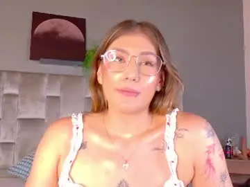 Liaamoretti__  live sex cam
