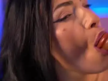 Raisavawn  live sex cam
