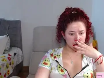 Abril_lovee2  live sex cam