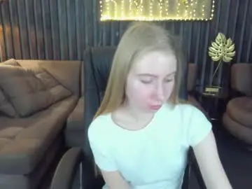 Alina__blonde  live sex cam