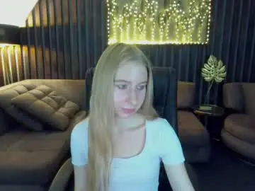 Alina__blonde  live sex cam
