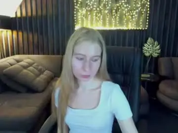 Alina__blonde  live sex cam