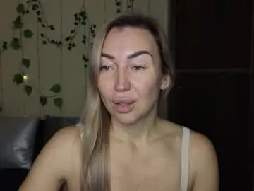 Ay_kiss_jully  live sex cam