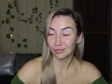 Ay_kiss_jully  live sex cam