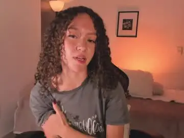 Chloemoreti  live sex cam