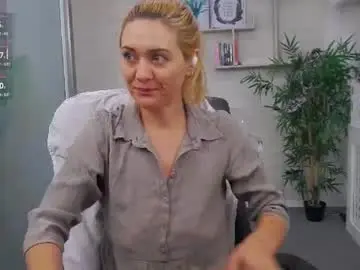 Ellamilf  live sex cam