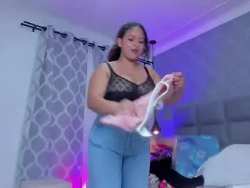 Emilyy_r  live sex cam