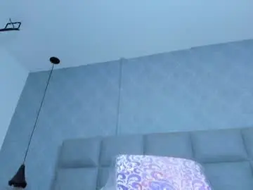 Emilyy_r  live sex cam