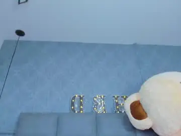 Emilyy_r  live sex cam