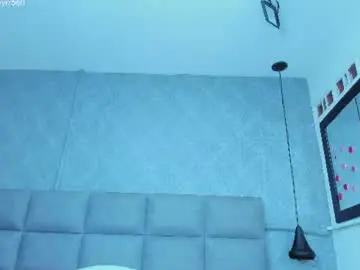Emilyy_r  live sex cam