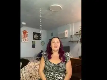 Kreamyk420  live sex cam