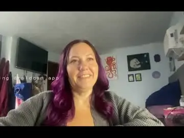 Kreamyk420  live sex cam