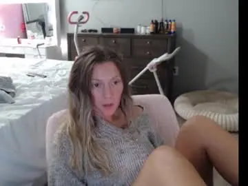 Littleemommaa23  live sex cam