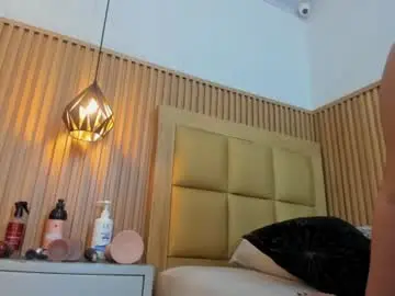 Luci_colins  live sex cam