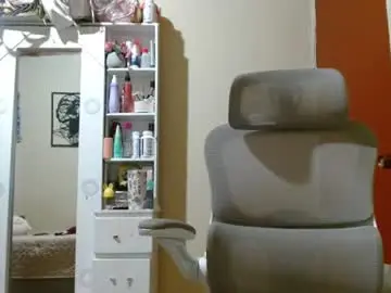 Nia_cop  live sex cam