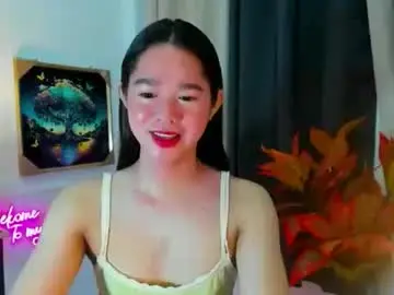 Yourtinybunny  live sex cam