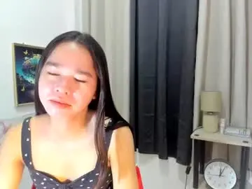 Yourtinybunny  live sex cam