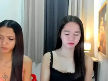 Yourtinybunny  live sex cam