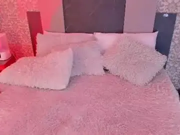 Abrilsnow  live sex cam